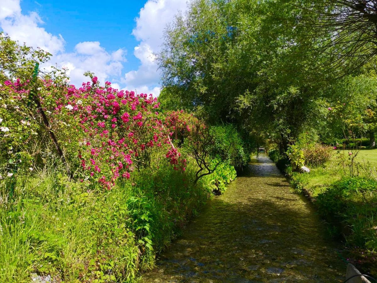 Aux Jolies Sources Bed & Breakfast Saint-Aubin-sur-Scie Dış mekan fotoğraf
